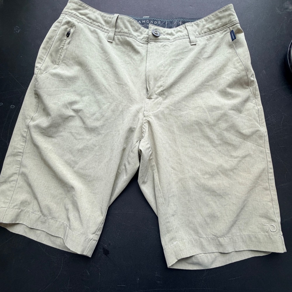 7 Diamonds Aeroplane Performance Short Mens 30 Tan Stretch Minimalist Chino